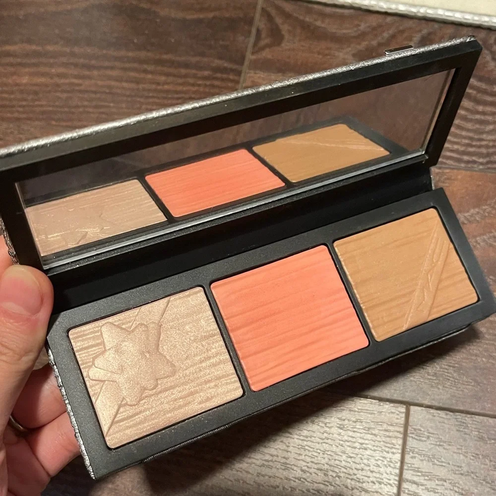 MAC Face Powder Trio - Picture 1 of 4